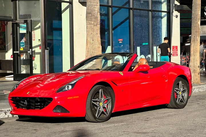 20-Minute Driving Tour: Hollywood Blvd to Sunset Blvd in Ferrari - Photo 1 of 10